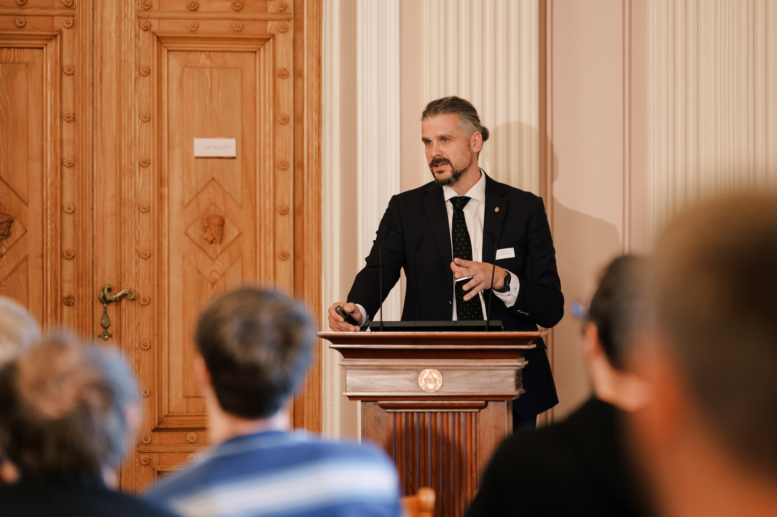 Markko Liutkevičius esinemas konverentsil „Usaldusest ja usaldatavusest 2025“. Foto: Rene Riisalu.
